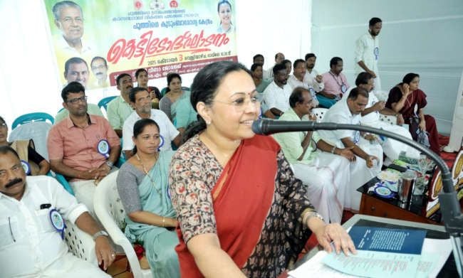 പുത്തിഗെ കുടുംബാരോഗ്യ കേന്ദ്രം   കെട്ടിടം മന്ത്രി വീണാ ജോർജ്‌ ഉദ്‌ഘാടനം ചെയ്യുന്നു 