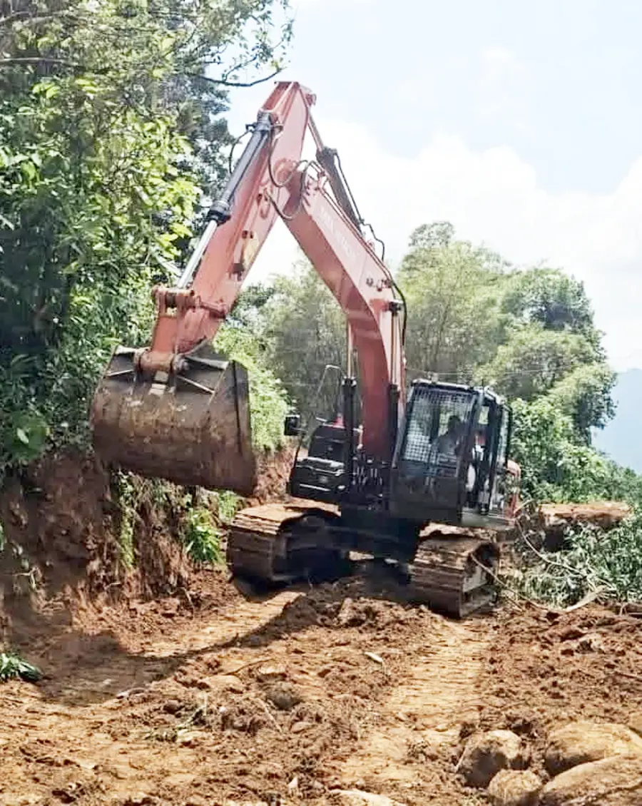 ആനക്കാംപൊയിൽ - കള്ളാടി മേപ്പാടി തുരങ്കപാത ആരംഭിക്കുന്ന മറിപ്പുഴയിൽ  റോഡ് നിർമാണം തുടങ്ങിയപ്പോൾ