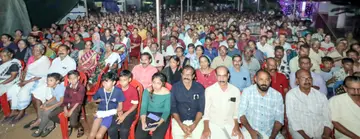 ഉമിച്ചി നാടകോത്സവത്തിലെ നിറഞ്ഞ സദസ്‌  