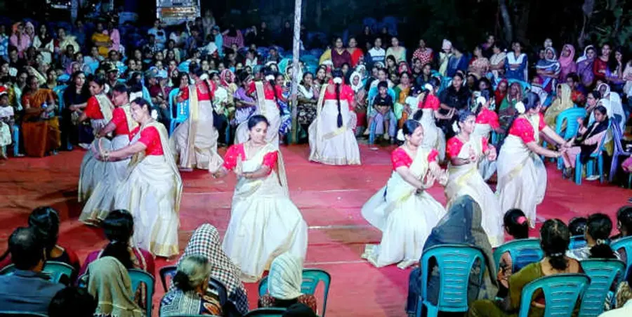 വെള്ളച്ചാൽ യങ്മെൻസ്‌ നാടകോത്സവം ഉദ്‌ഘാടനത്തിന്റെ  അരങ്ങേറിയ നൃത്തം