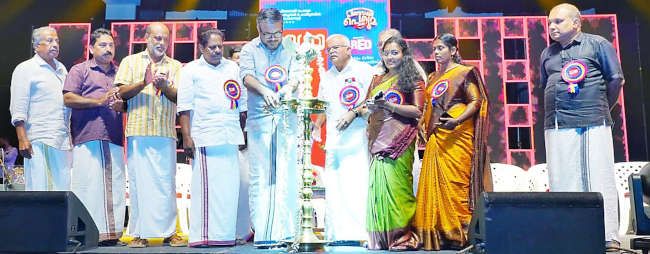 പിണറായി പെരുമ മെഗാമേള മന്ത്രി എം ബി രാജേഷ് ഉദ്ഘാടനംചെയ്യുന്നു