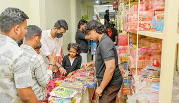 പാലക്കാട്‌ വലിയങ്ങാടിയിലെ പടക്കക്കട