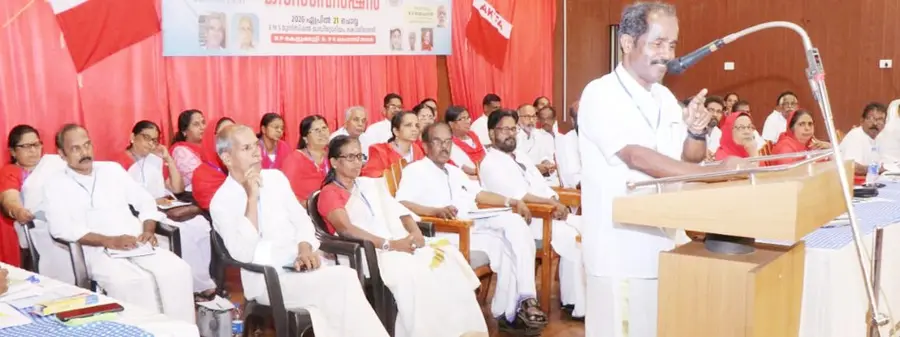 എകെടിഎ ജില്ലാ വാർഷിക കൺവൻഷൻ സംസ്ഥാന സെക്രട്ടറി എസ് സതികുമാർ ഉദ്ഘാടനംചെയ്യുന്നു