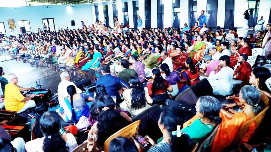 അങ്ങാടിപ്പുറം തിരുമാന്ധാംകുന്നിൽ നടന്ന മഹാ പഞ്ചരത്ന കീർത്തനാലാപനം