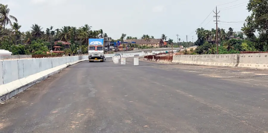 ദേശീയപാതയിൽ വിള്ളൽ വീണ മട്ടലായിയിൽ റോഡ് വീണ്ടും തുറന്നപ്പോൾ