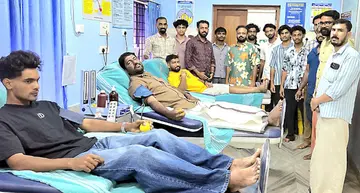 ജില്ലയിലെ രക്തബാങ്കുകളില് കടുത്ത രക്തക്ഷാമം നേരിട്ട സാഹചര്യത്തില് ഡിവൈഎഫ്ഐ രക്തദാന സേനയായ ഐ ഡൊണേറ്റിന്റെ നേതൃത്വത്തിൽ ഫെബ്രുവരിയിൽ കാഞ്ഞങ്ങാട്ടെ രക്ത ബാങ്കിൽ നടന്ന മെഗാ രക്തദാന ക്യാന്പിൽനിന്ന് (ഫയൽ ചിത്രം)