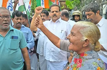 കേരള പ്രദേശ് വഴിയോര വ്യാപാര കോൺഗ്രസ് (ഐഎൻടിയുസി)
കോർപറേഷൻ ഓഫീസിലേക്ക് നടത്തിയ പ്രതിഷേധ മാർച്ചിൽ പങ്കെടുത്തവർ
