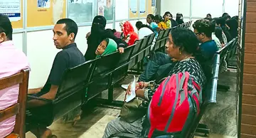 ജനറൽ ആശുപത്രിയിൽ ഞായർ വൈകീട്ട് കൗണ്ടർ 9ലെ രോഗികളുടെ തിരക്ക്