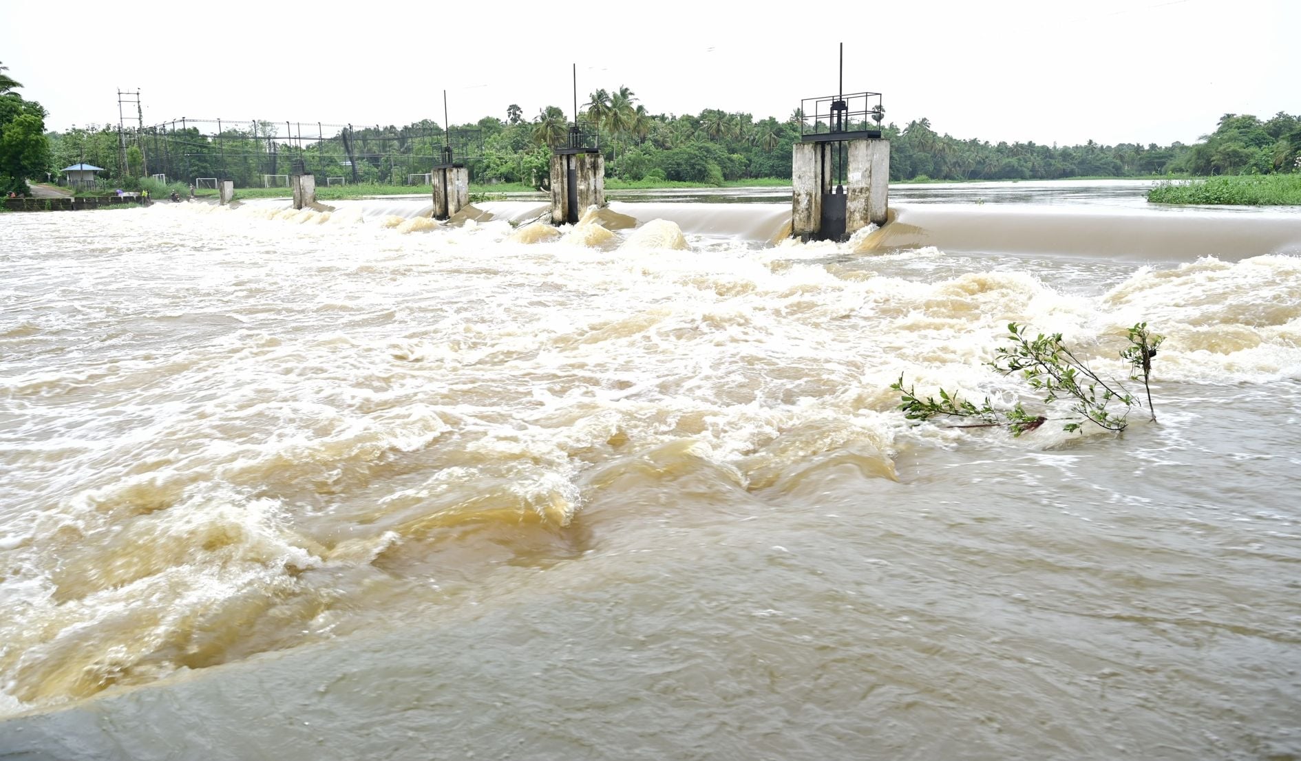 എടാംപറമ്പ് തടയണ