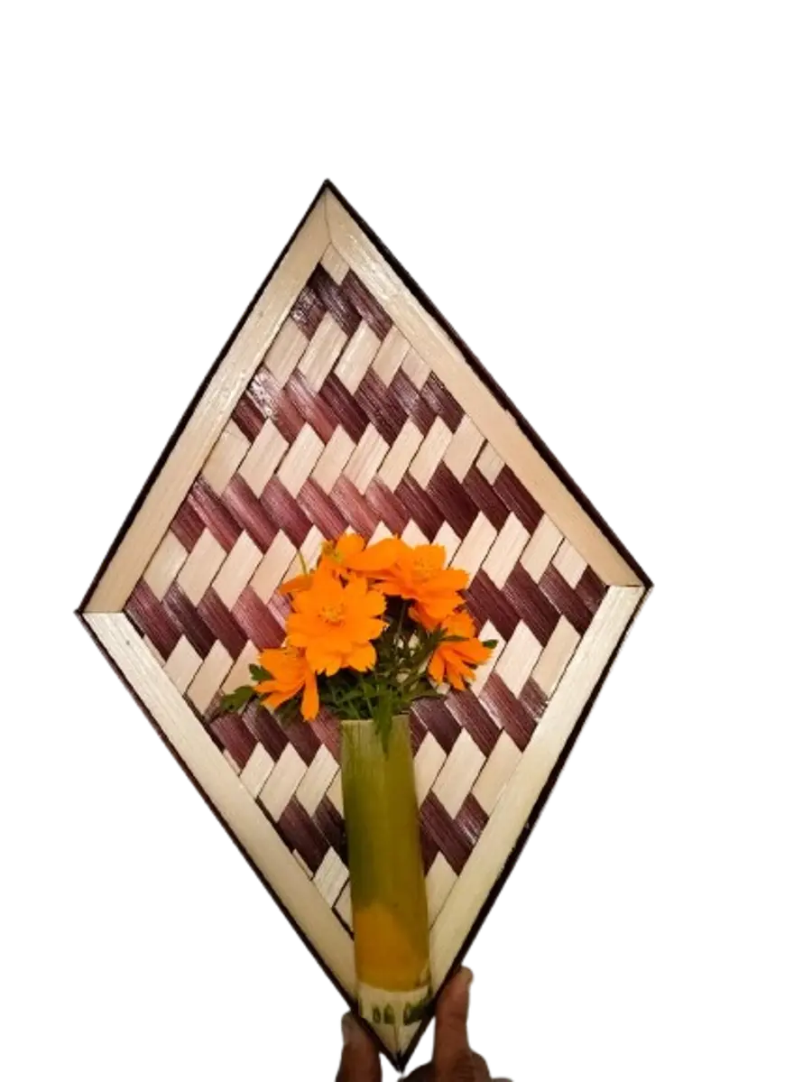 Flowering decoration in bamboo