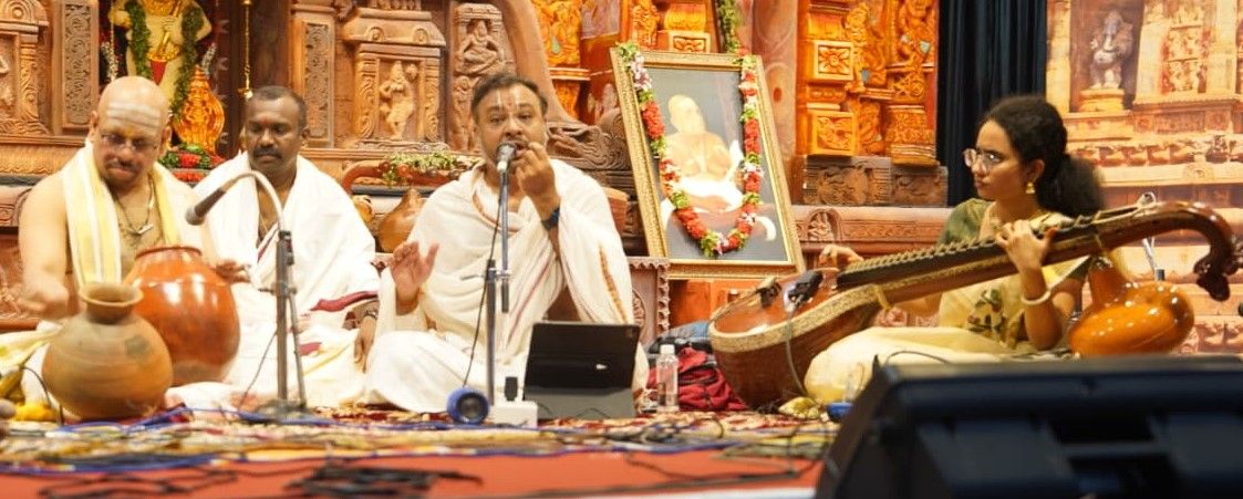 ചെമ്പൈ സംഗീതോത്സവ വിശേഷാല്‍ കച്ചേരിയില്‍ ഡോ.  സുരേഷ് വൈദ്യനാഥൻ  അവതരിപ്പിച്ച കര്‍ണാട്ടിക് ഫ്യൂഷന്‍  മൃത്വിക വൈഭവം