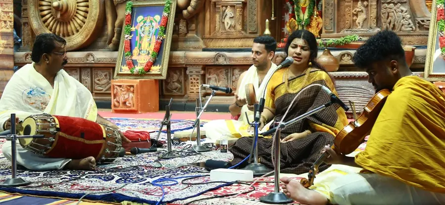 ചെമ്പൈ സംഗീതോത്സവ വിശേഷാല്‍ കച്ചേരിയില്‍  എന്‍ ജെ നന്ദിനി അവതരിപ്പിച്ച  കച്ചേരി