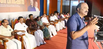 എൽഡിഎഫ് കൊല്ലം കോർപറേഷൻ തെരഞ്ഞെടുപ്പ് കൺവൻഷൻ സിപിഐ എം കേന്ദ്ര കമ്മിറ്റിഅംഗം
കെ എൻ ബാലഗോപാൽ ഉദ്ഘാടനം ചെയ്യുന്നു