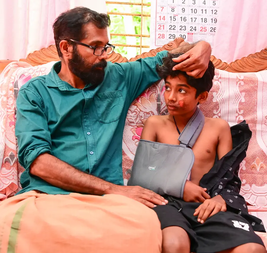 നവനീത് അച്ഛൻ സനിൽകുമാറിനൊപ്പം