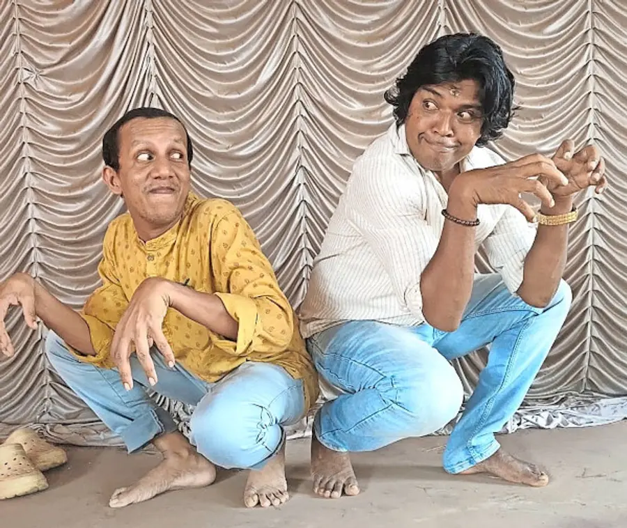  ബിജു ഇരിണാവും ഉണ്ണി രാജും ‘കപികുല’ത്തിന്റെ  റിഹേഴ്സലിൽ