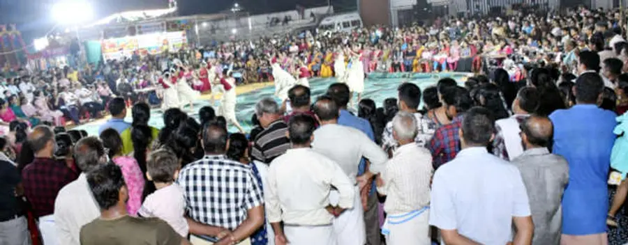 നീലേശ്വരം ബ്ലോക്ക് ഫെസ്റ്റിന്റെ ഭാഗമായി കാലിക്കടവിൽ അരങ്ങേറിയ കൈ കൊട്ടിക്കളി മത്സരം