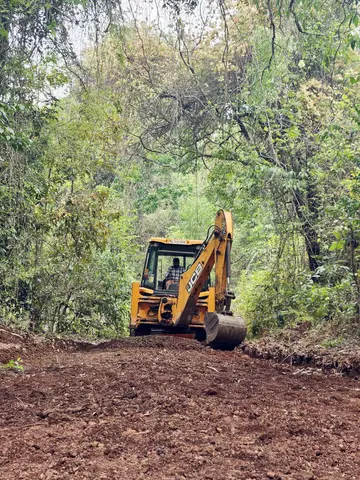 പാണ്ടി മല്ലംപാറ പടുപ്പ് റോഡ് പണി പുരോഗമിക്കുന്നു