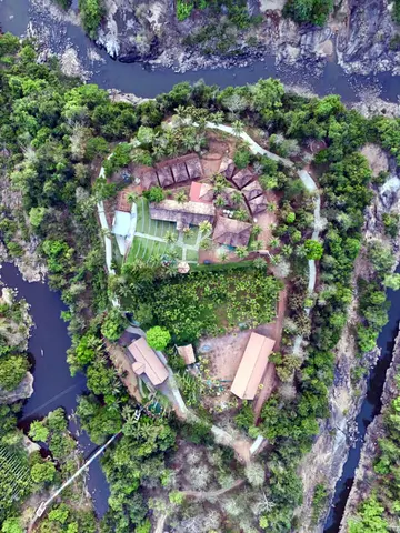 പൊലിയംതുരുത്ത് ഇക്കോ ടൂറിസം വില്ലേജിന്റെ ആകാശദൃശ്യം