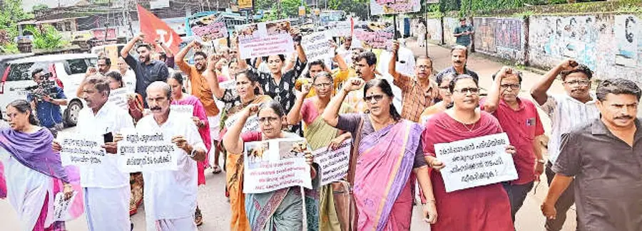 കണ്ണൂർ നഗരത്തിലെ തെരുവുനായ ശല്യത്തിനെതിരെ നടപടി സ്വീകരിക്കാത്ത കോർപ്പറേഷൻ അധികൃതർക്കെതിരെ എൽഡിഎഫ് നടത്തിയ പ്രതിഷേധം