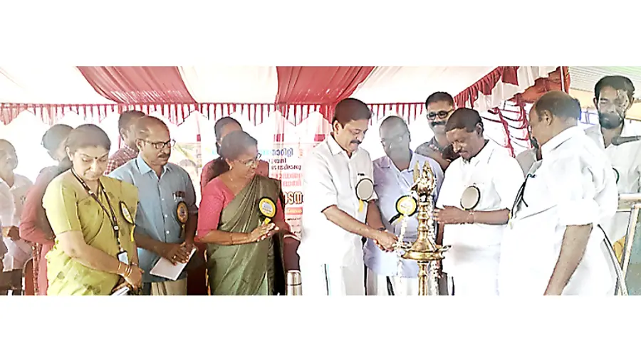 കരിക്കകം കുന്നിൽ ജലശുദ്ധീകരണ ശാലയുടെ നിർമാണോദ്ഘാടനം  മന്ത്രി റോഷി അഗസ്റ്റിൻ നിർവഹിക്കുന്നു