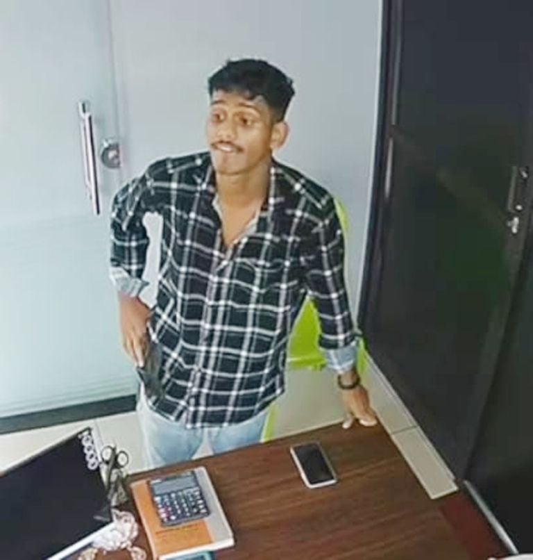 യുവാവ്‌ വാടക സ്‌റ്റോറിൽ  വന്നപ്പോഴുള്ള സിസിടിവി ദൃശ്യം