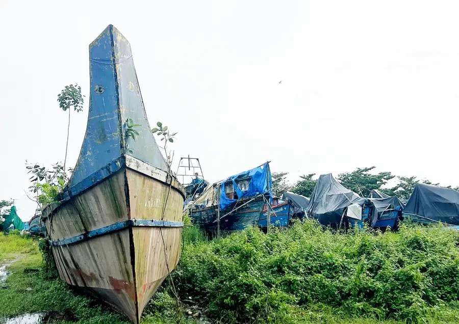 പുതിയാപ്പ ഹാർബറിൽ കൂട്ടിയിട്ട ബോട്ടുകൾ