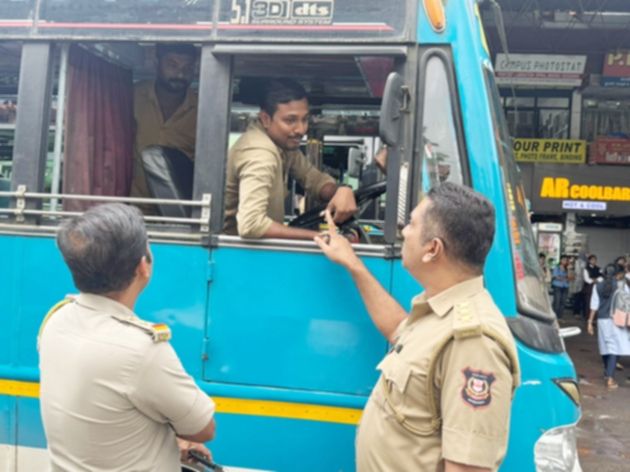 ജീവനക്കാരുടെ ലഹരി ഉപയോഗം കണ്ടെത്തുന്നതിനായി രാമനാട്ടുകര ഫറോക്ക്  ജോയിന്റ്‌ ആർടിഒ നേതൃത്വത്തിൽ സ്വകാര്യ ബസുകളിൽ പരിശോധന നടത്തുന്നു
