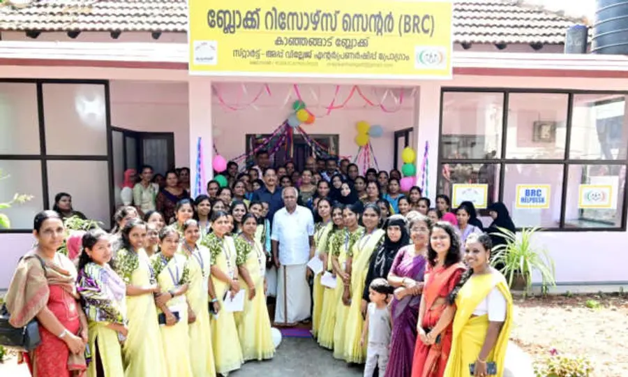 കാഞ്ഞങ്ങാട്‌ ബ്ലോക്കിൽ ആരംഭിക്കുന്ന സ്‌റ്റാർട്ടപ്പ്‌ വില്ലേജ്‌ എന്റർപ്രണർഷിപ്പ്‌ പ്രോഗ്രാം ഓഫീസ്‌ ഇ ചന്ദ്രശേഖരൻ  എംഎൽഎ ഉദ്‌ഘാടനം ചെയ്യുന്നു 