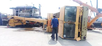 ബേപ്പൂർ തുറമുഖത്ത് ക്രെയിൻ മറിഞ്ഞുണ്ടായ അപകടം