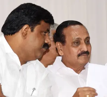 പ്രവീൺകുമാറും എം കെ രാഘവൻ
എംപിയും (-ഫയൽചിത്രം)