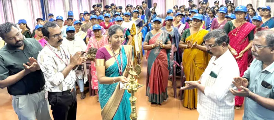 മിൽമ കാസർകോട് ഡയറിയുടെ ദേശീയ ക്ഷീര ദിനാചരണം ഡയറി മാനേജർ സ്വീറ്റി വർഗീസ് ഉദ്ഘാടനം ചെയ്യുന്നു.