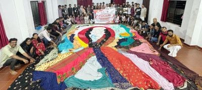 കാഞ്ഞങ്ങാട്‌ നെഹ്‌റു കോളേജിൽ നടക്കുന്ന കണ്ണൂർ സർവകലാശാലാ എൻഎസ്‌എസ്‌ നേതൃ ക്യാന്പിലൊരുക്കിയ  എയ്‌ഡ്‌സ്‌ ബോധവൽക്കരണ സാരി കൊളാഷ്‌ 