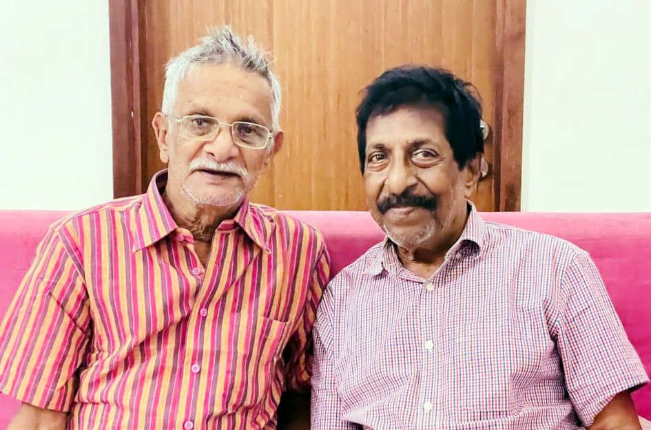 രാവണേശ്വരത്തെ കോടോത്ത്‌ രവീന്ദ്രന്‍ നായര്‍  ശ്രീനിവാസനൊപ്പം