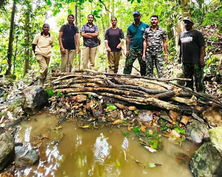 ആറളം ചിത്രശലഭ സങ്കേതത്തിൽ വന്യമൃഗങ്ങൾക്ക്‌ കുടിവെള്ളത്തിനായി  ഒരുക്കിയ താൽക്കാലിക തടയണകളിൽ ഒന്ന്‌. 
