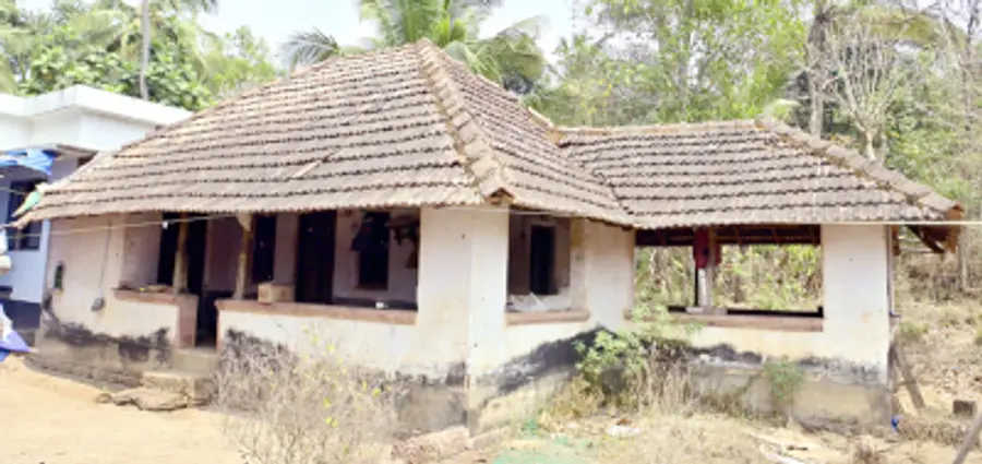 മടിക്കൈ കുണ്ടേനയിലെ കല്ലളൻ വൈദ്യരുടെ വീട്