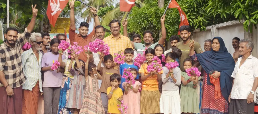മണ്ണാർക്കാട് മണ്ഡലം എൽഡിഎഫ് സ്ഥാനാർഥി മൻസിൽ അബൂബക്കർ കുമരംപുത്തൂരിൽ പര്യടനത്തിൽ