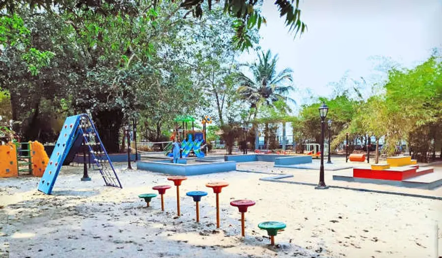 തലശേരി പാർക്കിനകത്തെ ചിൽഡ്രൻസ് പാർക്ക് 