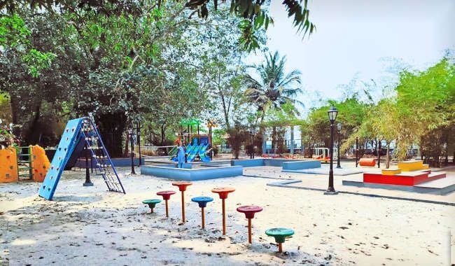 തലശേരി പാർക്കിനകത്തെ ചിൽഡ്രൻസ് പാർക്ക് 