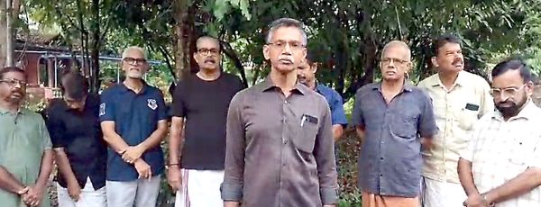 തണൽ കൂട്ടായ്മ നീലേശ്വരം കോട്ടം വേട്ടക്കൊരുമകൻ ക്ഷേത്രത്തിന്റെ  കുളത്തോട് ചേർന്ന്‌ ഒരുക്കിയ പച്ചത്തുരുത്തിൽ