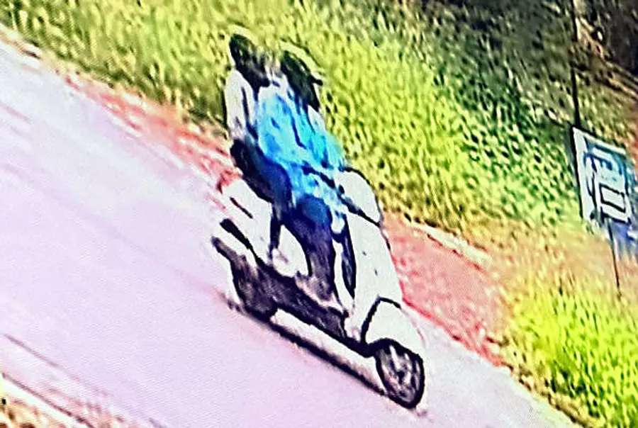 മാവുങ്കാല്‍ നെല്ലിത്തറയില്‍ യുവതിയുടെ സ്വര്‍ണമാല തട്ടിയെടുത്ത  സംഘത്തിന്റെ ദൃശ്യം സിസിടിവിയില്‍ പതിഞ്ഞപ്പോള്‍