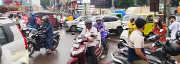 ട്രാഫിക് മീഡിയിന് സ്ഥാപിച്ച് പരിഷ്ക്കരിച്ച ആനമല ജങ്ഷനില് അനുഭവപ്പെട്ട ഗതാഗത കുരുക്ക്