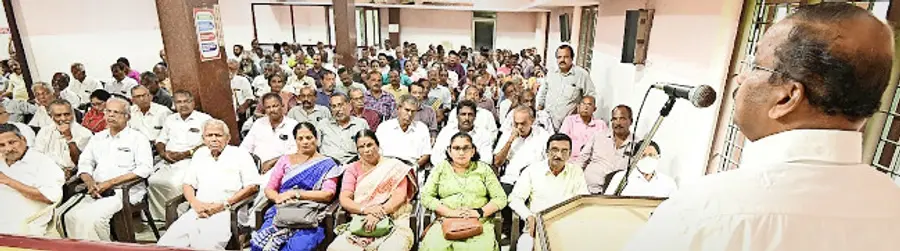 ട്രേഡ് യൂണിയൻ, കർഷക – കർഷകത്തൊഴിലാളി സംഘടന സംയുക്ത വേദി ജില്ലാ കൺവൻഷൻ കെഎസ്‌കെടിയു സംസ്ഥാന ജനറൽ സെക്രട്ടറി  എൻ ചന്ദ്രൻ ഉദ്ഘാടനം ചെയ്യുന്നു