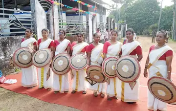ചെരിപ്പൂർ ശ്രീരൂപ നാടൻ കലാസംഘം എന്ന പേരിലുള്ള വനിതകളുടെ കുടച്ചോഴിക്കളി സംഘം