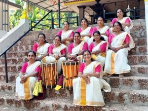 തിമിരി നൂഞ്ഞയിലെ ഉദയ വായനശാല ആൻഡ്‌ ഗ്രന്ഥാലയം വനിതാവേദിയുടെ വാദ്യകലാ സംഘം