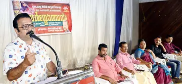 കേരള എൻജിഒ യൂണിയൻ ജില്ലാ കലോത്സവം ചലച്ചിത്രതാരം മനോജ് കെ യു ഉദ്ഘാടനംചെയ്യുന്നു