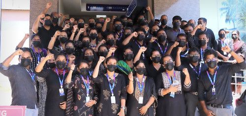 ബാങ്ക് ജീവനക്കാർ  കറുത്ത വസ്ത്രം ധരിച്ച്‌ ഞായറാഴ്‌ച ജോലിക്കെത്തി പ്രതിഷേധിച്ചപ്പോൾ