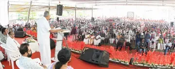 ചവറ ഇടപ്പള്ളിക്കോട്ടയിൽ നടന്ന എൽഡിഎഫ് തെരഞ്ഞെടുപ്പ് യോഗം മുഖ്യമന്ത്രി പിണറായി വിജയൻ ഉദ്ഘാടനംചെയ്യുന്നു