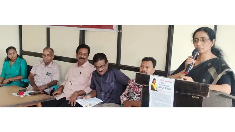 ശ്രീചിത്രയിൽ എം എസ് ബീന അനുസ്മരണം ഗവ. പ്ലീഡർ ടി ഗീനാകുമാരി
ഉദ്ഘാടനം ചെയ്യുന്നു
