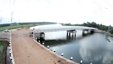അയ്യന്തോളിലെ  കുറിഞ്ഞ്യാക്കൽ പാലം 