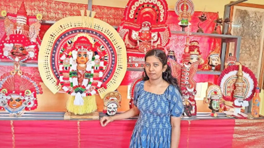 അഗിന  ശിൽപ്പങ്ങൾക്കൊപ്പം 